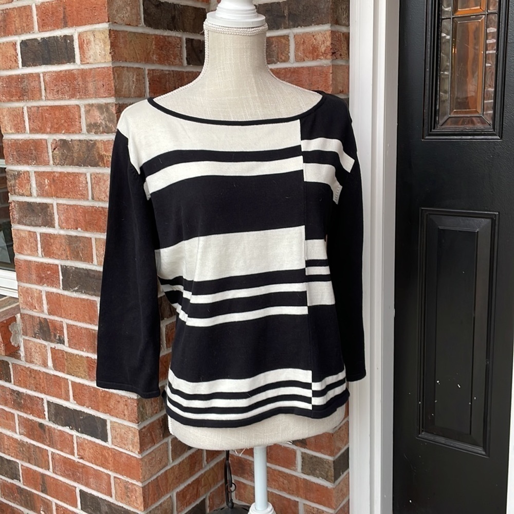 Nine & Company lightweight Knit Top